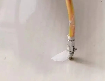 朗县瓷砖空鼓维修公司专业解答在瓷砖铺贴过程中，如果使用的砂料过粗（如全部使用了粗砂），可能会导致以下问题